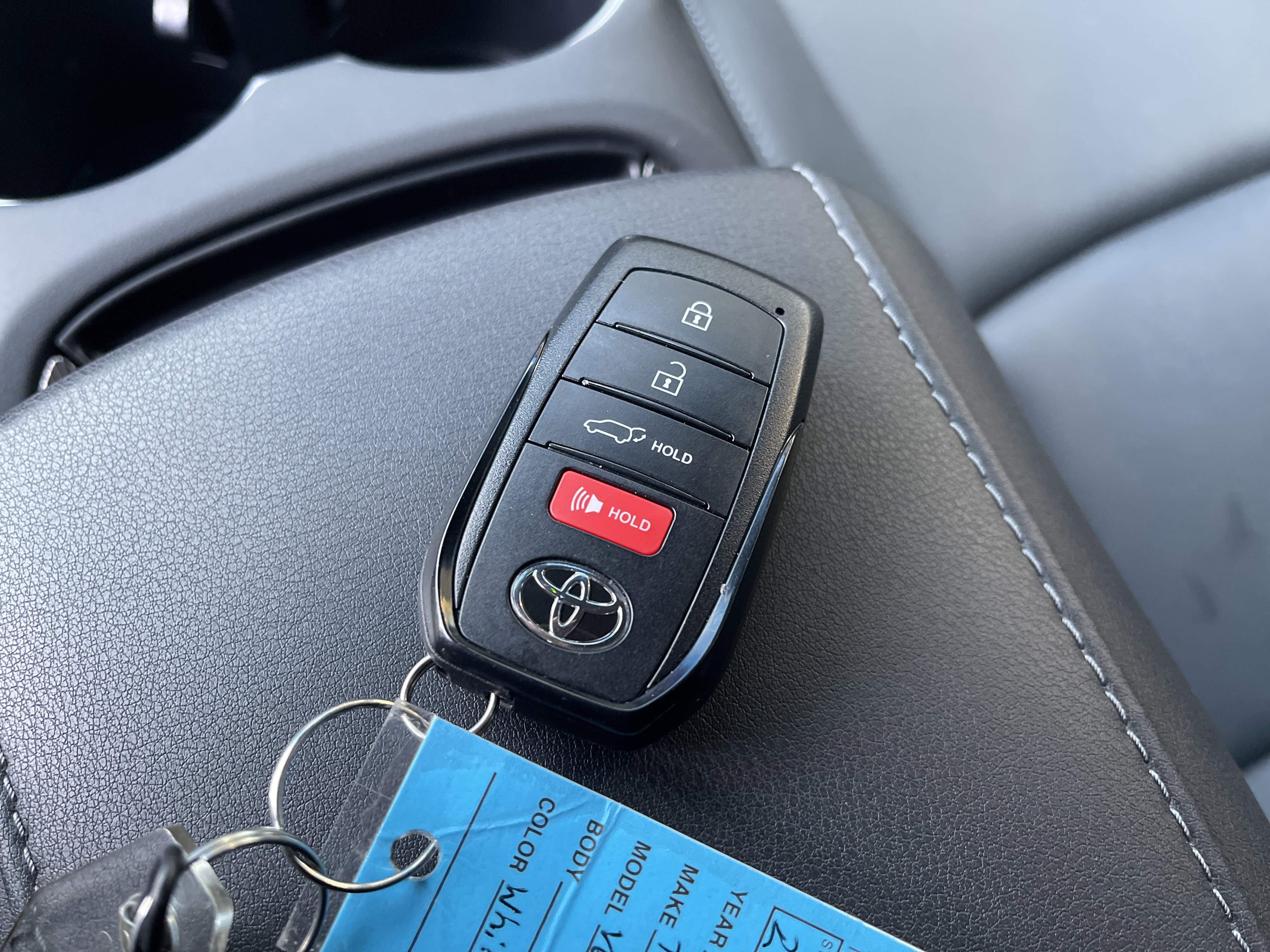 Used 2023 Toyota Venza XLE image 46