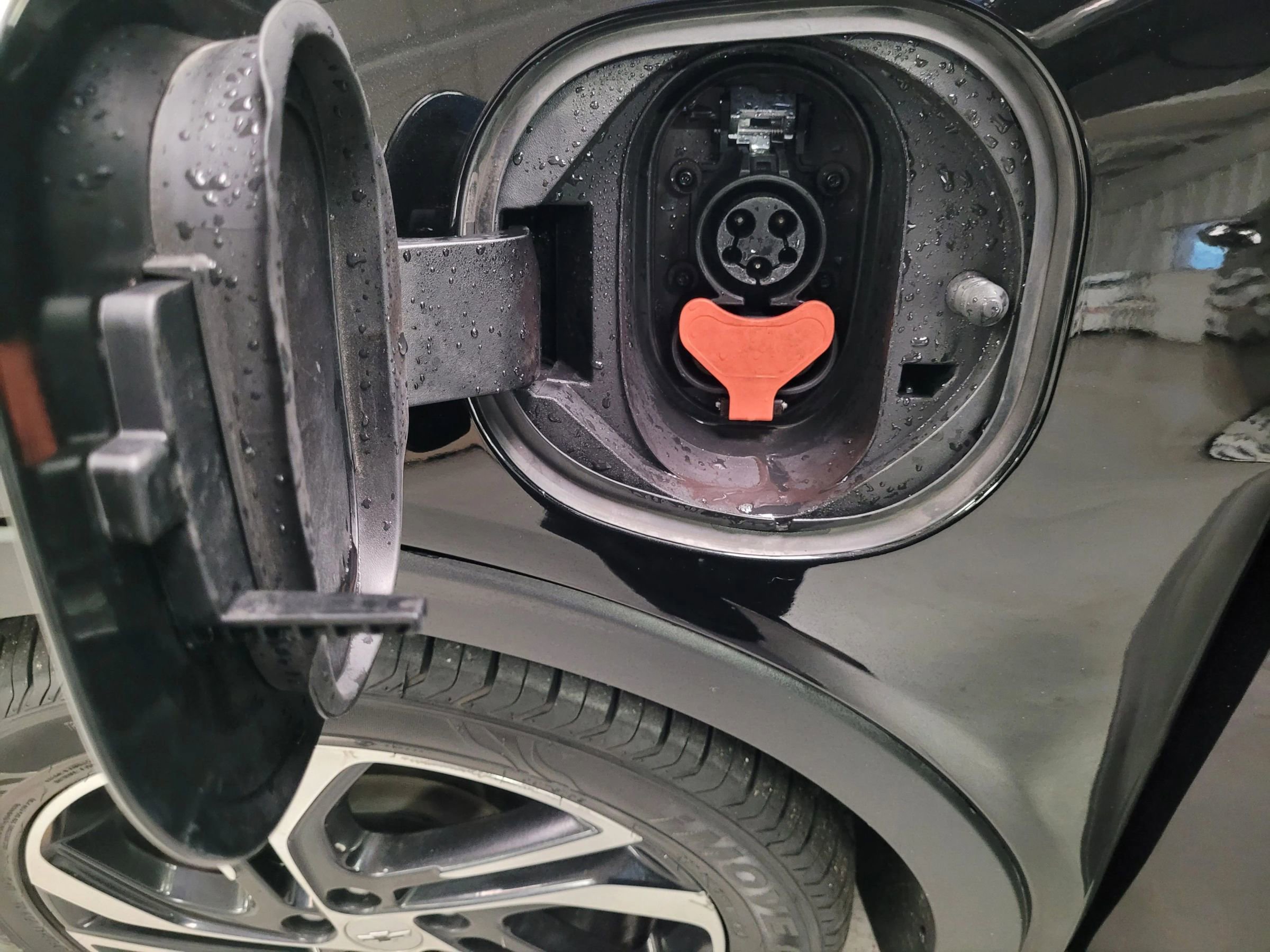 Used 2023 Chevrolet Bolt LT image 37