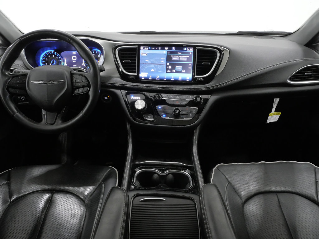 Used 2024 Chrysler Pacifica Limited w/ S Appearance Package FWD image 10