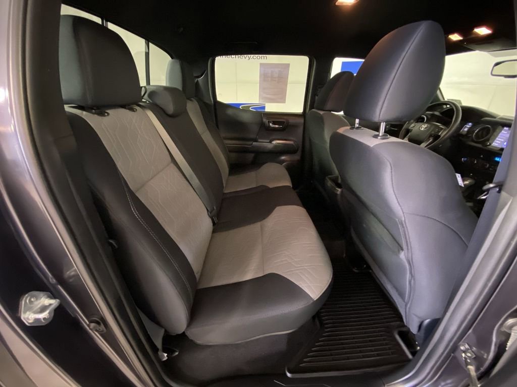 Used 2022 Toyota Tacoma TRD Sport w/ Technology Package AWD/4WD image 31