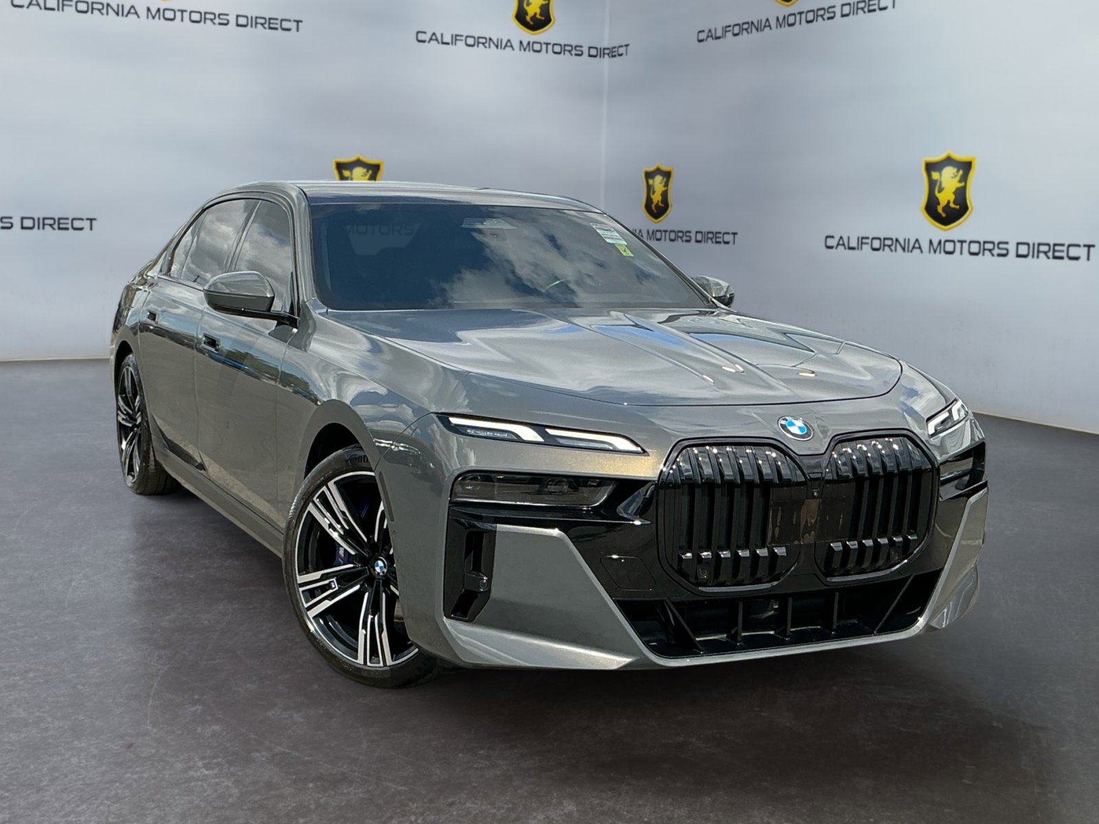 Used 2023 BMW 740i RWD image 3