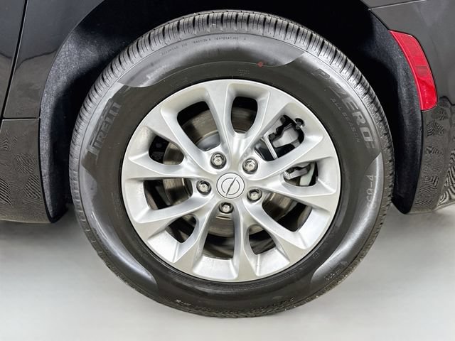 Used 2026 Chrysler Pacifica Select AWD/4WD image 31