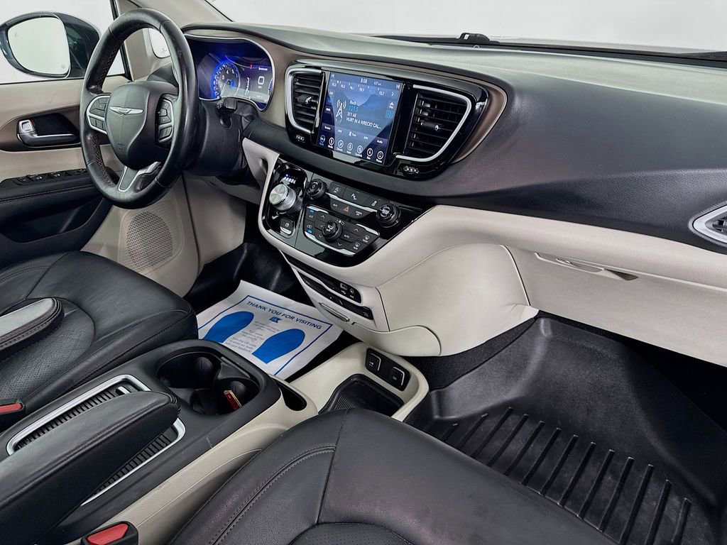 Used 2019 Chrysler Pacifica Touring-L Plus w/ Tire & Wheel Group image 38