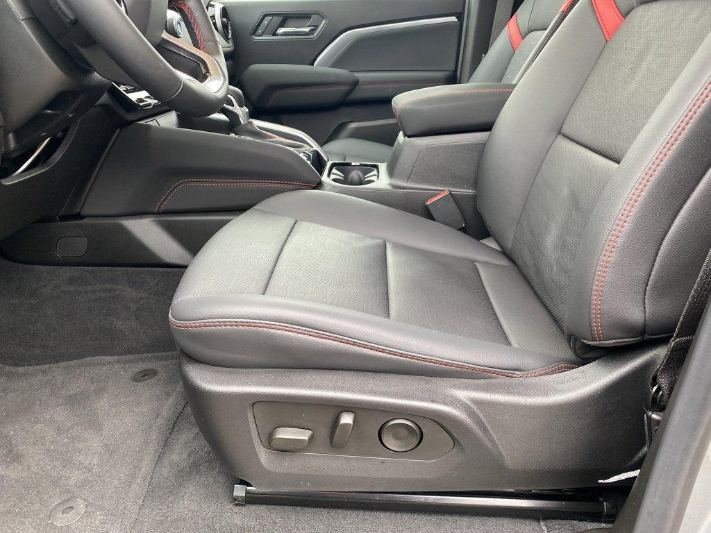 Used 2024 Chevrolet Colorado Z71 w/ Z71 Convenience Package 2 image 26