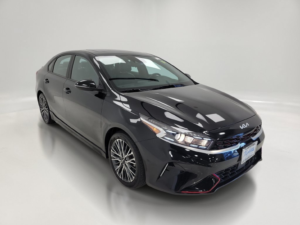 Used 2024 Kia Forte GT-Line w/ GT-Line Premium Package FWD image 3