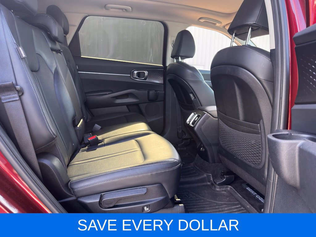Used 2025 Kia Sorento S w/ Panoramic Sunroof Package FWD image 16