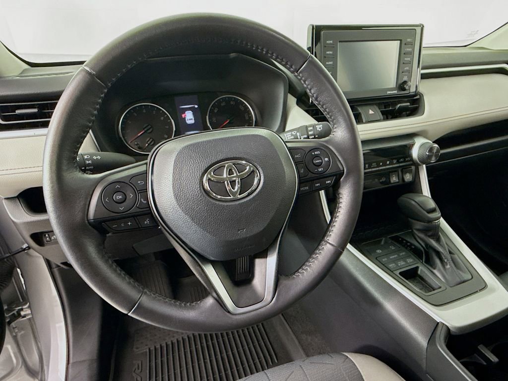 Used 2022 Toyota RAV4 XLE w/ XLE Grade Weather Package AWD/4WD image 12
