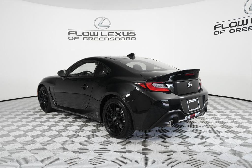Used 2025 Toyota GR86 Premium RWD image 5