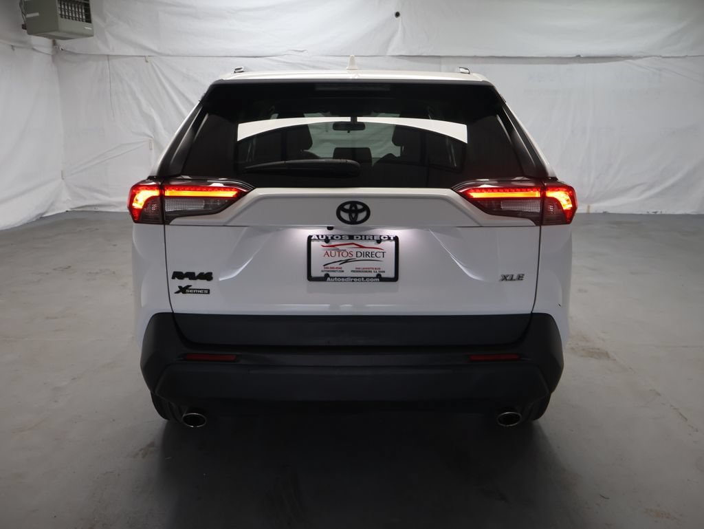 Used 2022 Toyota RAV4 XLE FWD image 6