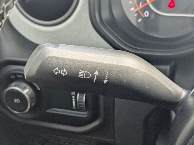 Used 2025 Jeep Wrangler Sport AWD/4WD image 27