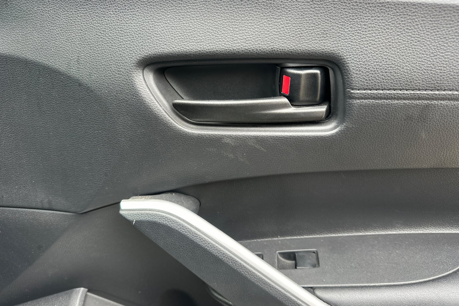 Used 2023 Toyota Corolla Cross LE w/ Moonroof Package FWD image 20