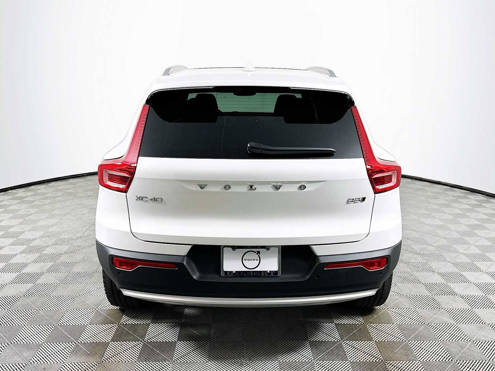 Certified 2025 Volvo XC40 B5 Core w/ Protection Package Premier AWD/4WD image 6
