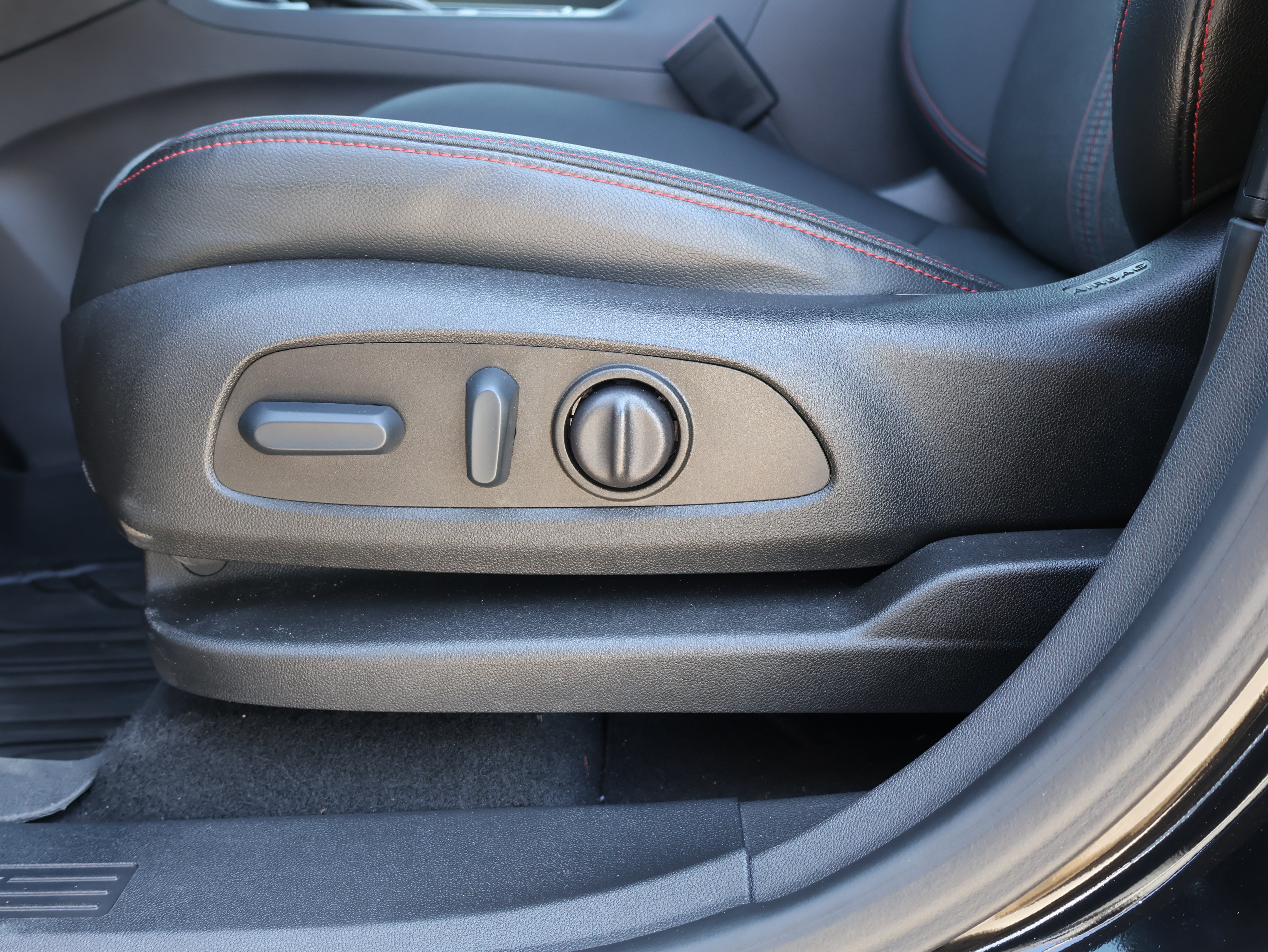 Used 2023 Chevrolet Equinox RS w/ LPO, Floor Liner Package AWD/4WD image 38