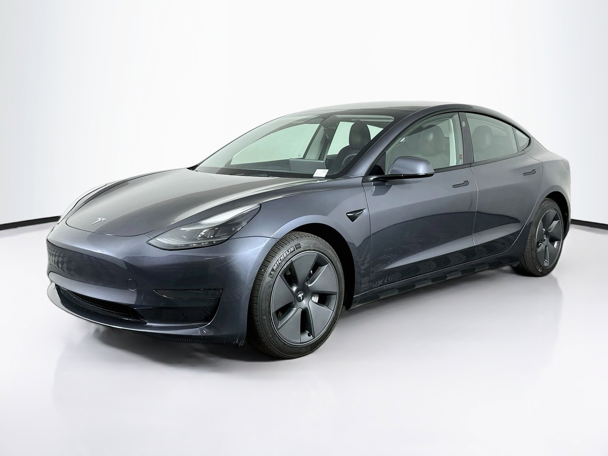 Used 2023 Tesla Model 3 Standard Range RWD image 3