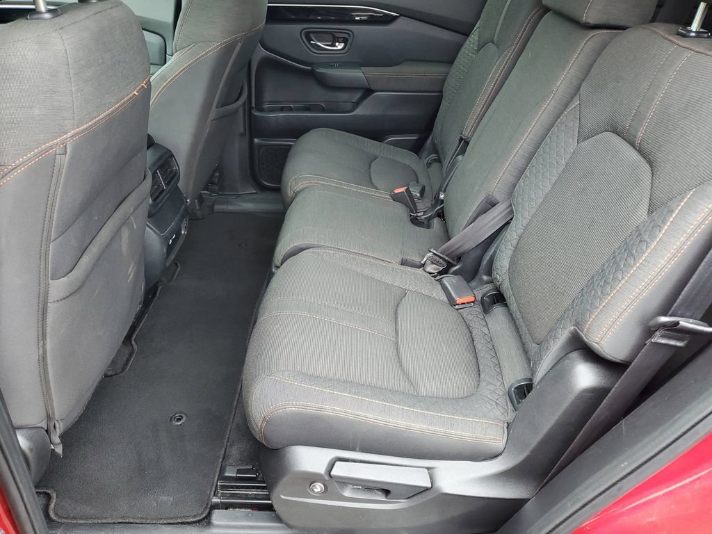 Used 2023 Honda Pilot Sport image 21