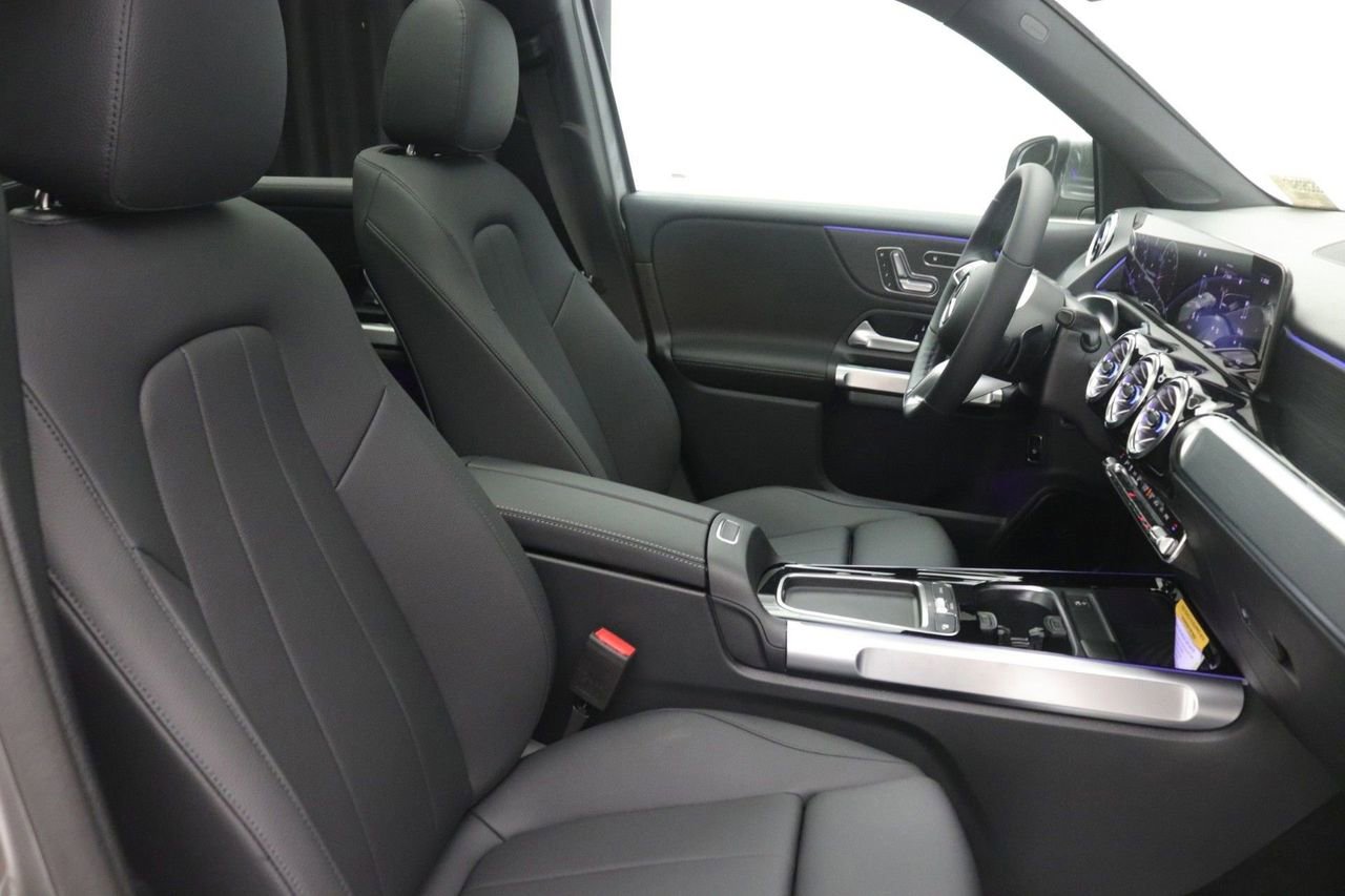 New 2026 Mercedes-Benz GLB 250 image 9