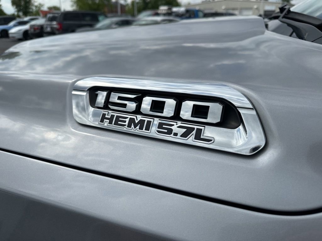 Used 2019 RAM 1500 Laramie AWD/4WD image 5
