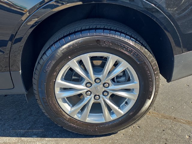 Certified 2024 Cadillac XT5 Luxury w/ LPO, Floor Liner Package AWD/4WD image 33