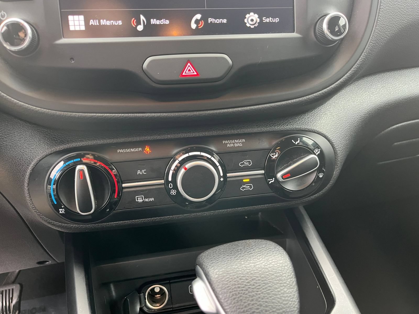 Used 2025 Kia Soul LX w/ LX Technology Package FWD image 22