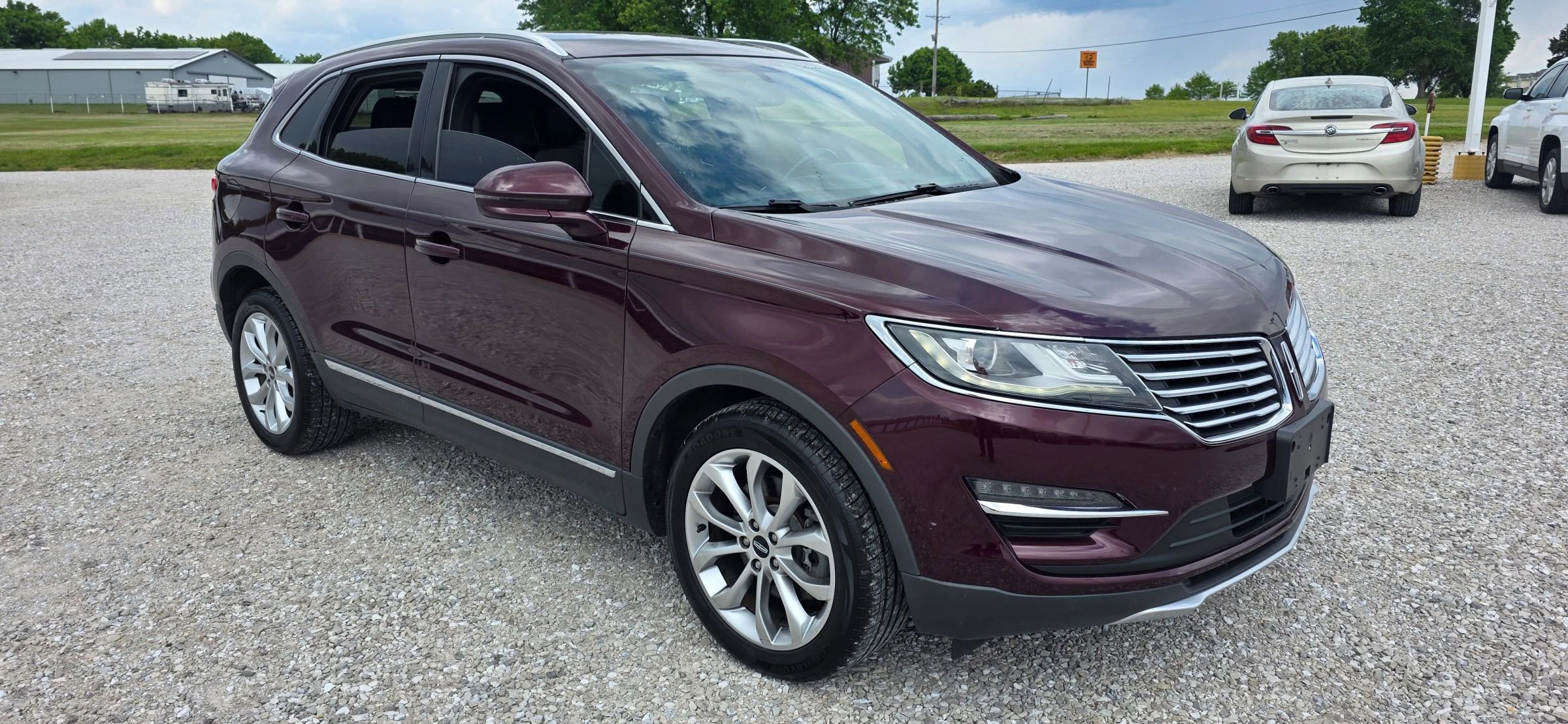 Used 2017 Lincoln MKC Select w/ Select Plus Package FWD image 1