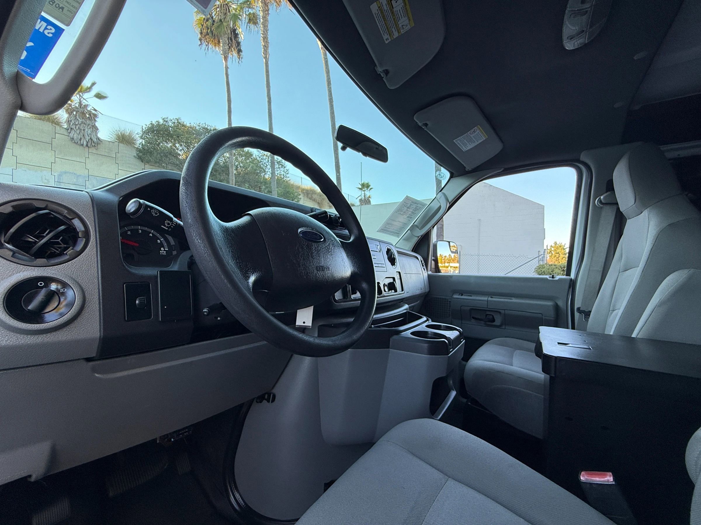 Used 2014 Ford E-150 and Econoline 150 w/ Power Group image 12