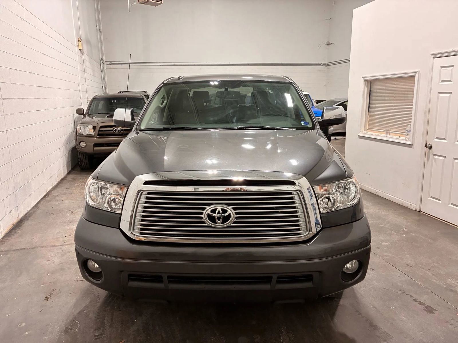 Used 2011 Toyota Tundra Limited w/ Memory Pkg AWD/4WD image 2