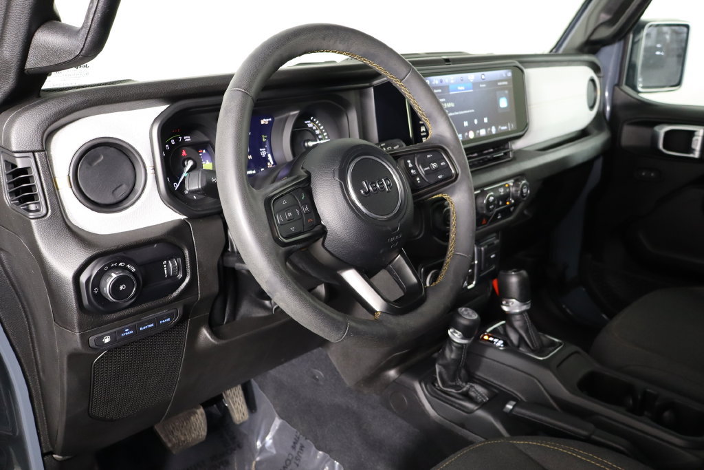 Used 2024 Jeep Wrangler Unlimited w/ Convenience Group AWD/4WD image 20