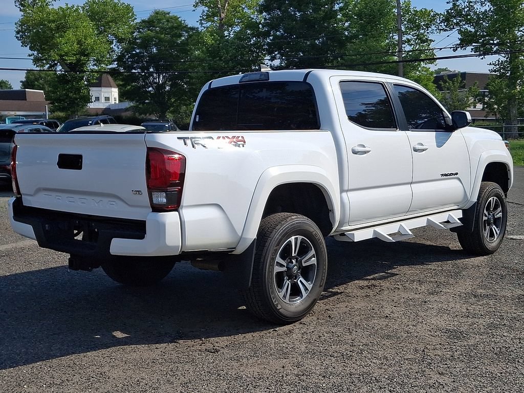 Used 2019 Toyota Tacoma TRD Sport AWD/4WD image 6