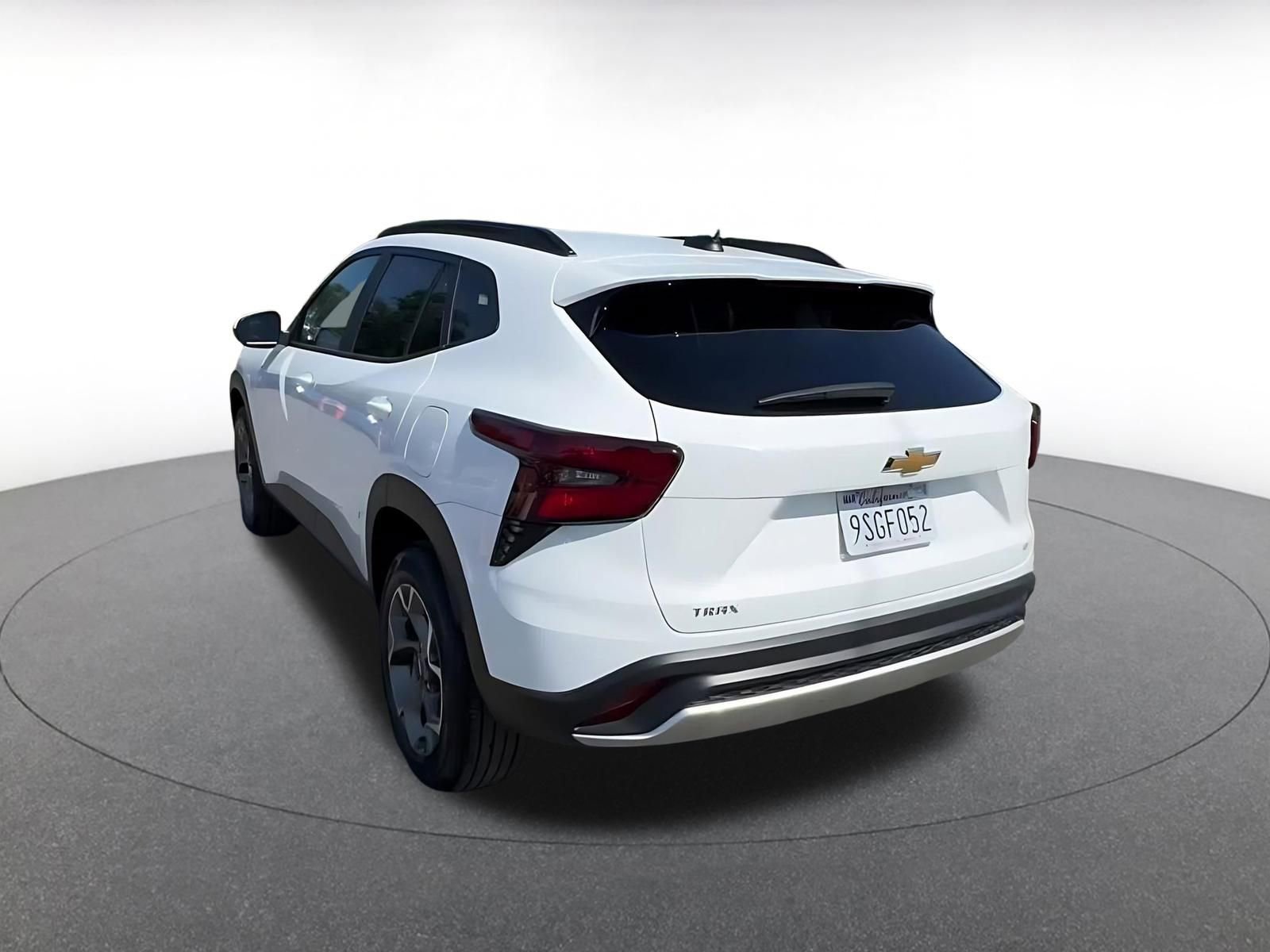 Used 2025 Chevrolet Trax LT image 12