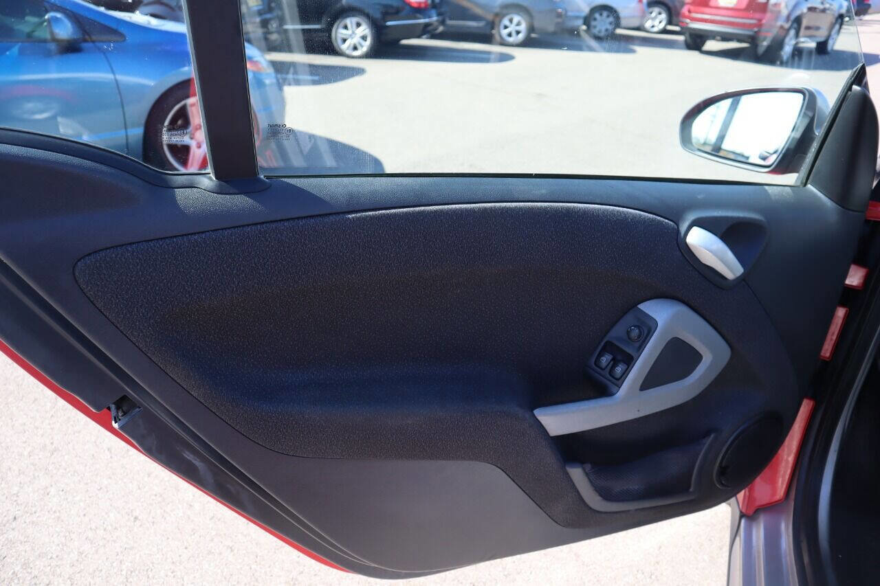 Used 2009 smart fortwo passion image 16