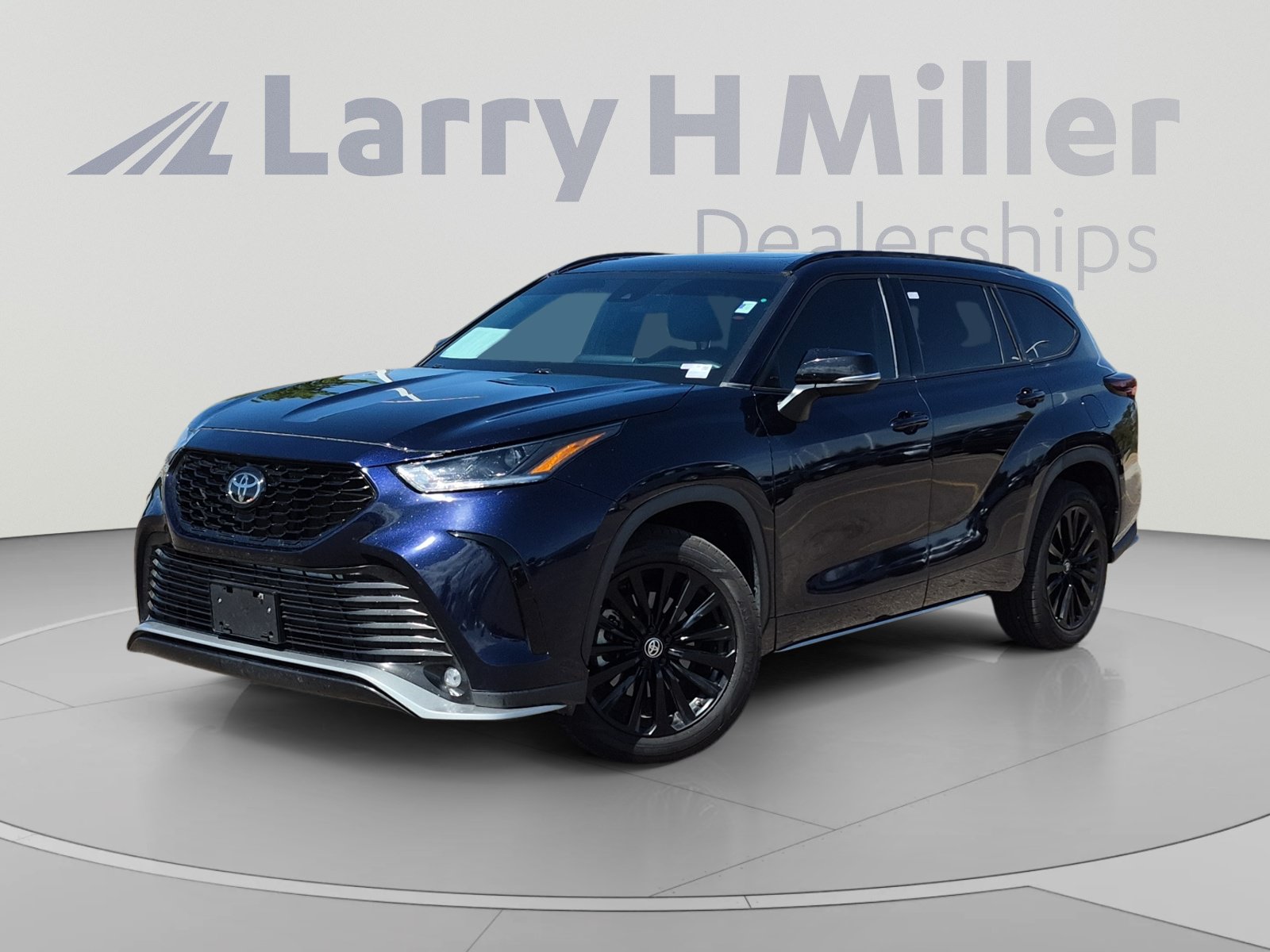 Used 2024 Toyota Highlander XSE AWD/4WD image 1