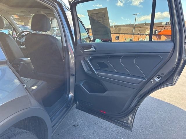 Used 2024 Volkswagen Tiguan SE image 28