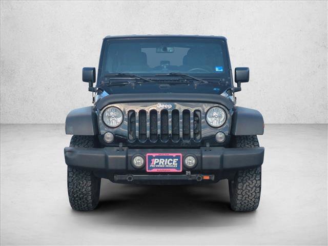 Used 2015 Jeep Wrangler Unlimited Rubicon w/ Connectivity Group image 2