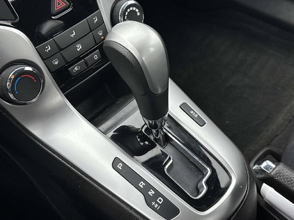 Used 2016 Chevrolet Cruze LT FWD image 32
