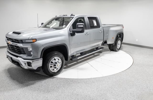 Used 2026 Chevrolet Silverado 3500 LT w/ All Star Edition AWD/4WD image 36