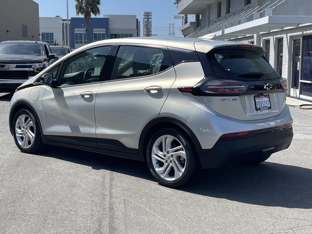 Used 2023 Chevrolet Bolt LT FWD image 3