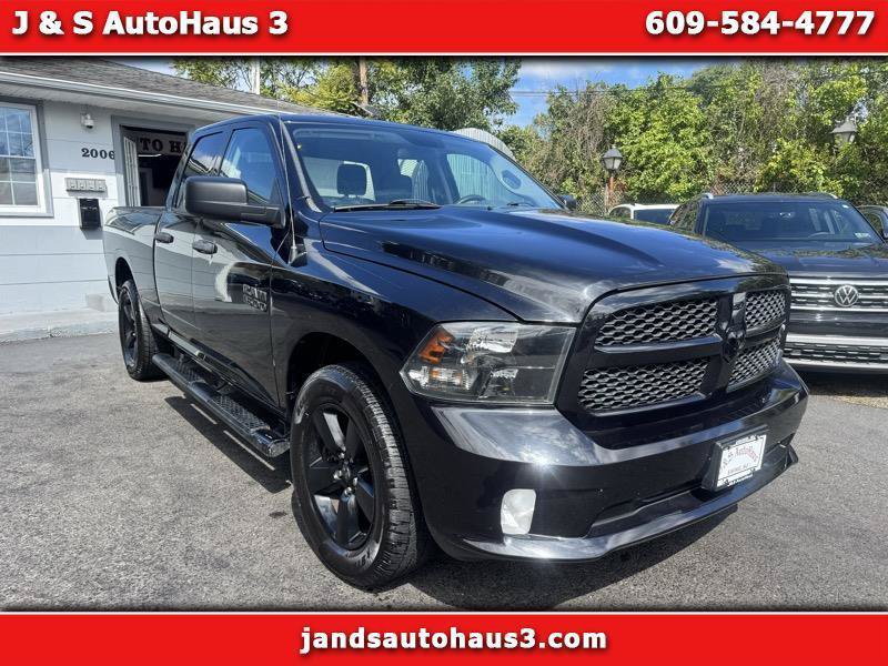 Used 2018 RAM 1500 Express w/ Black Ram 1500 Express Group AWD/4WD image 1