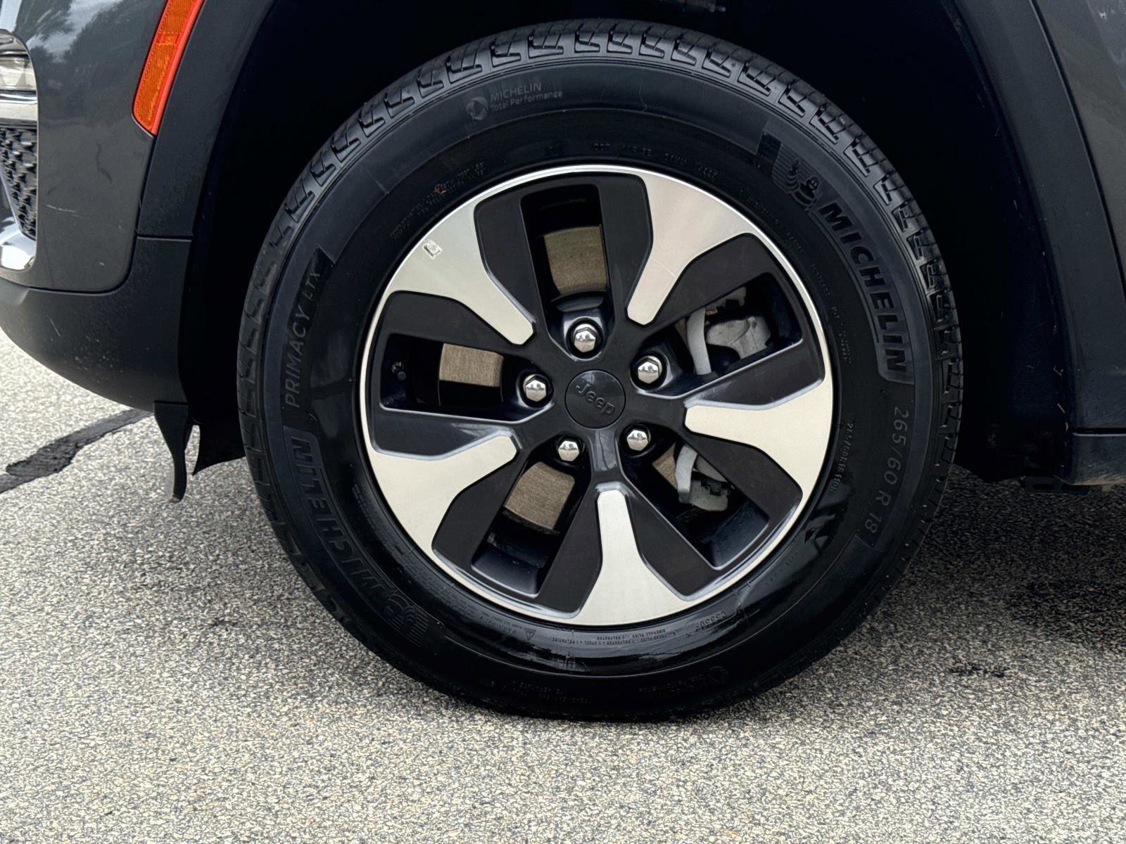 Used 2024 Jeep Grand Cherokee Limited 4xe image 9