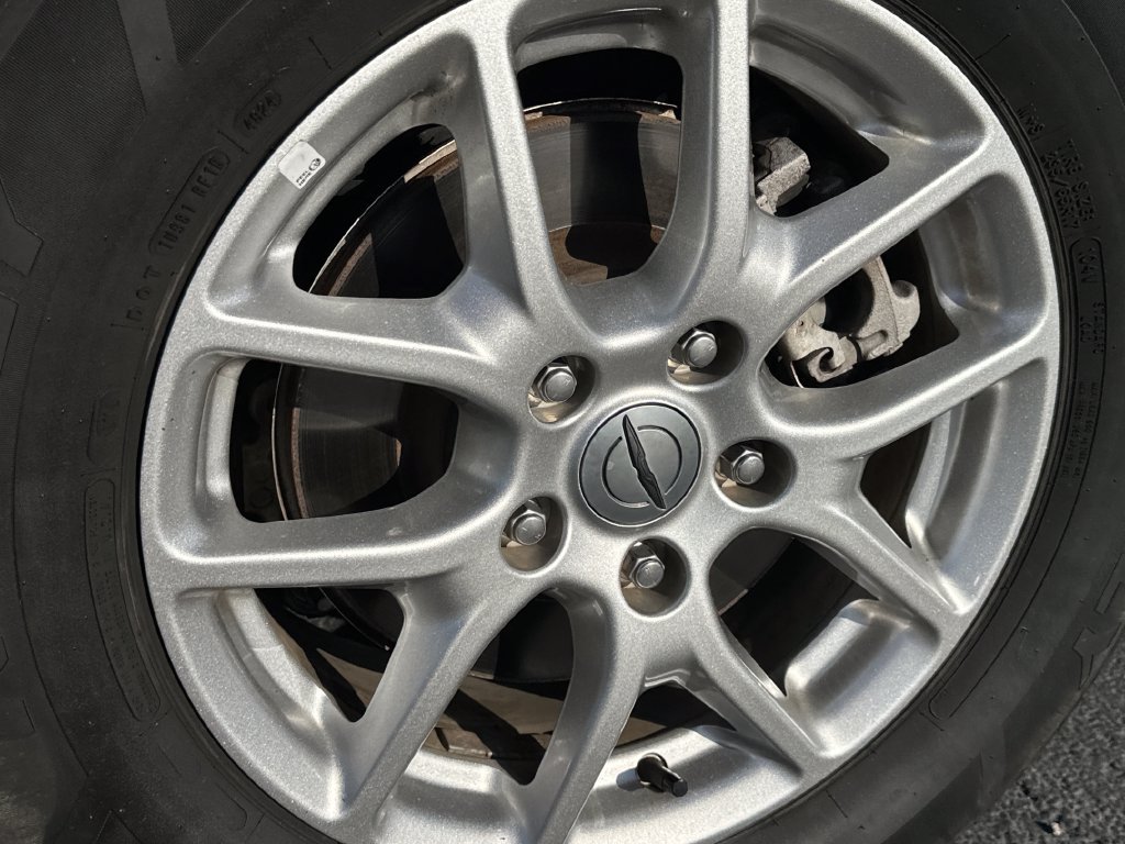 Used 2024 Chrysler Pacifica Touring-L FWD image 26