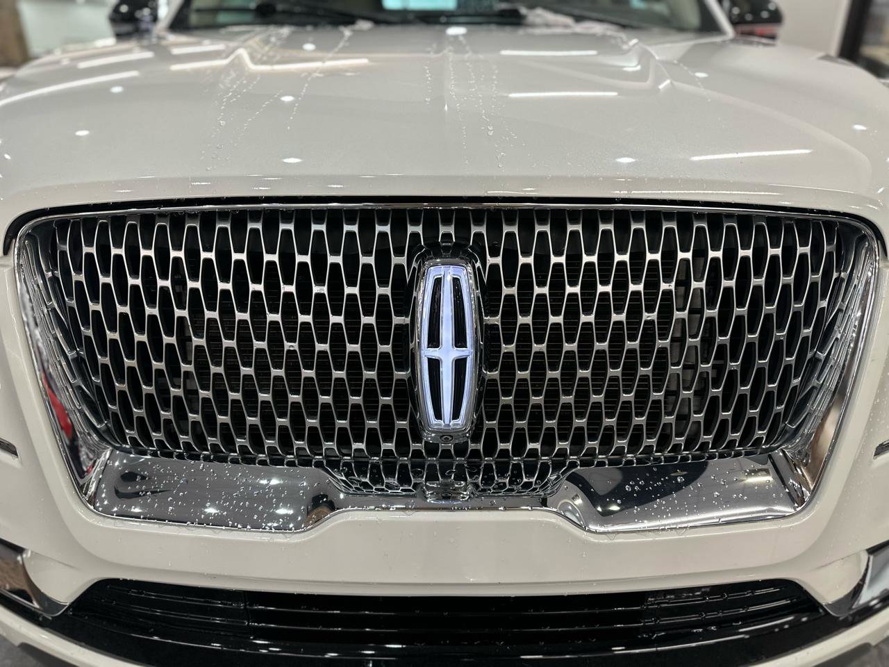 Used 2021 Lincoln Navigator L Reserve w/ Luxury Package AWD/4WD image 20