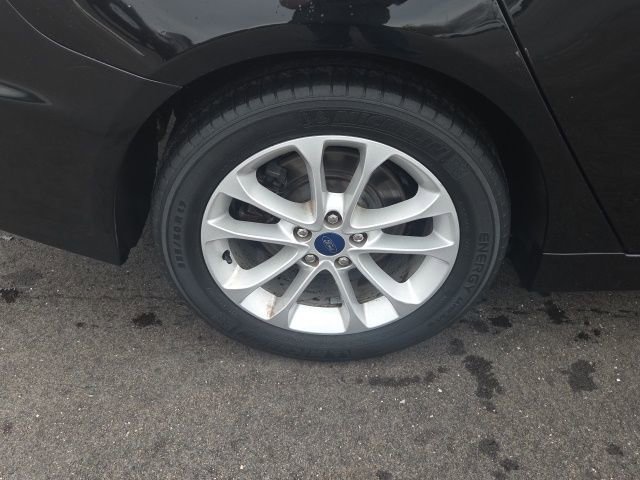 Used 2020 Ford Fusion SE image 7