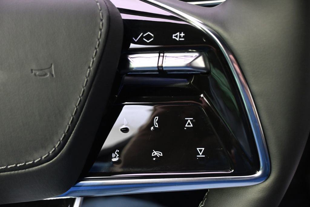 New 2026 Cadillac Optiq V image 37