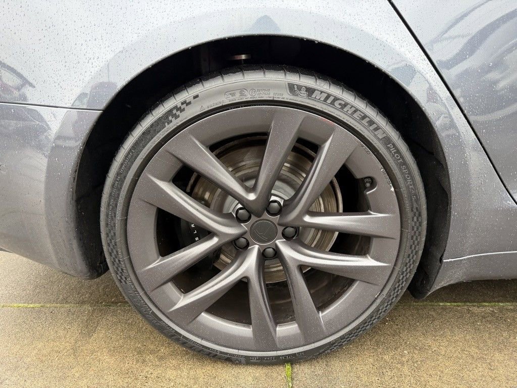 Used 2021 Tesla Model S Plaid image 11