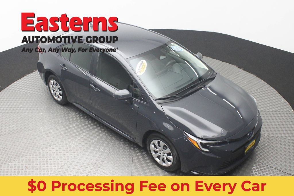 Used 2023 Toyota Corolla LE FWD image 3