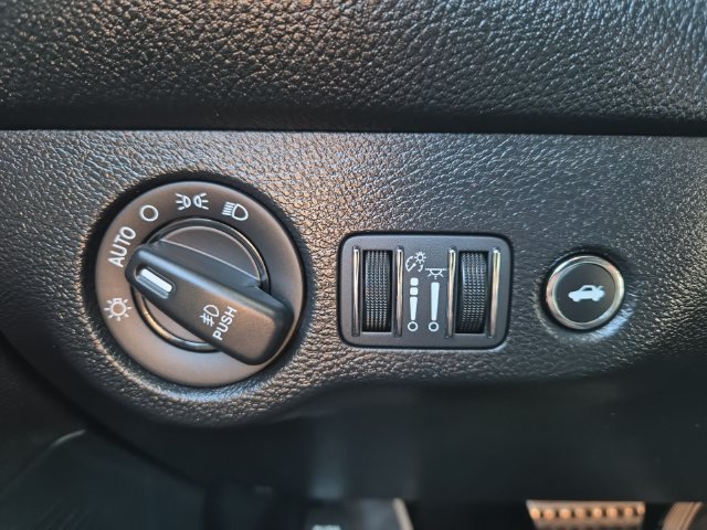 Used 2018 Dodge Challenger R/T Plus RWD image 20