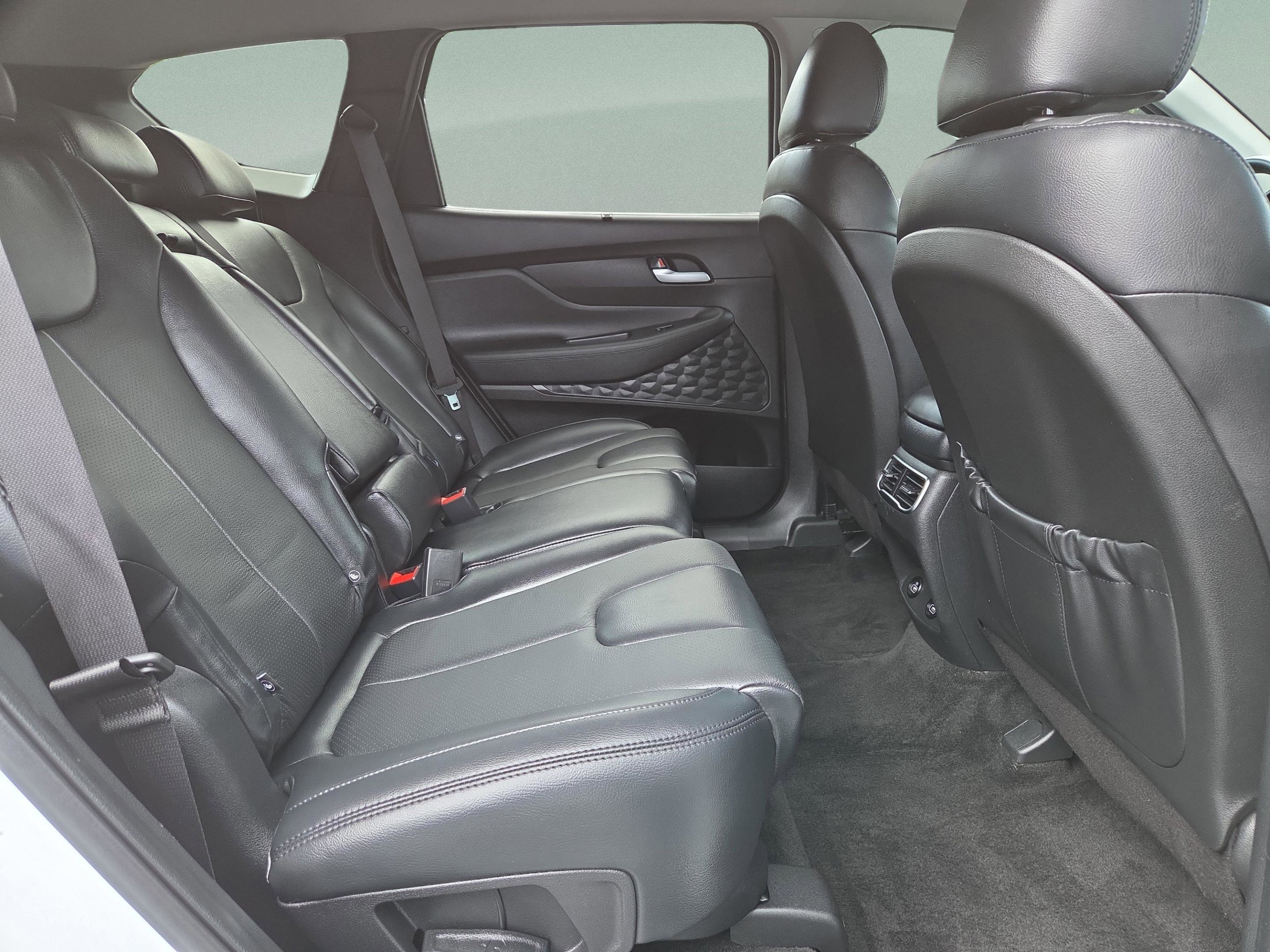 Used 2022 Hyundai Santa Fe SEL w/ Convenience Package AWD/4WD image 36