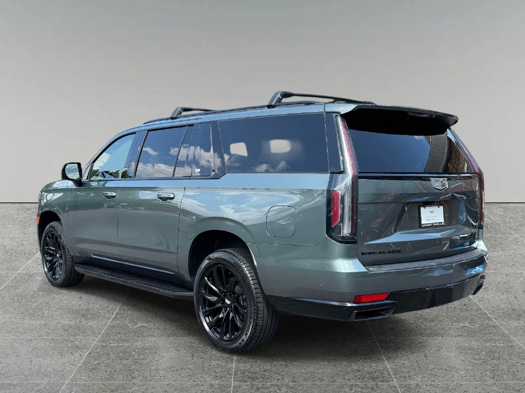 Used 2024 Cadillac Escalade ESV Sport Platinum w/ LPO, ONYX Package AWD/4WD image 12