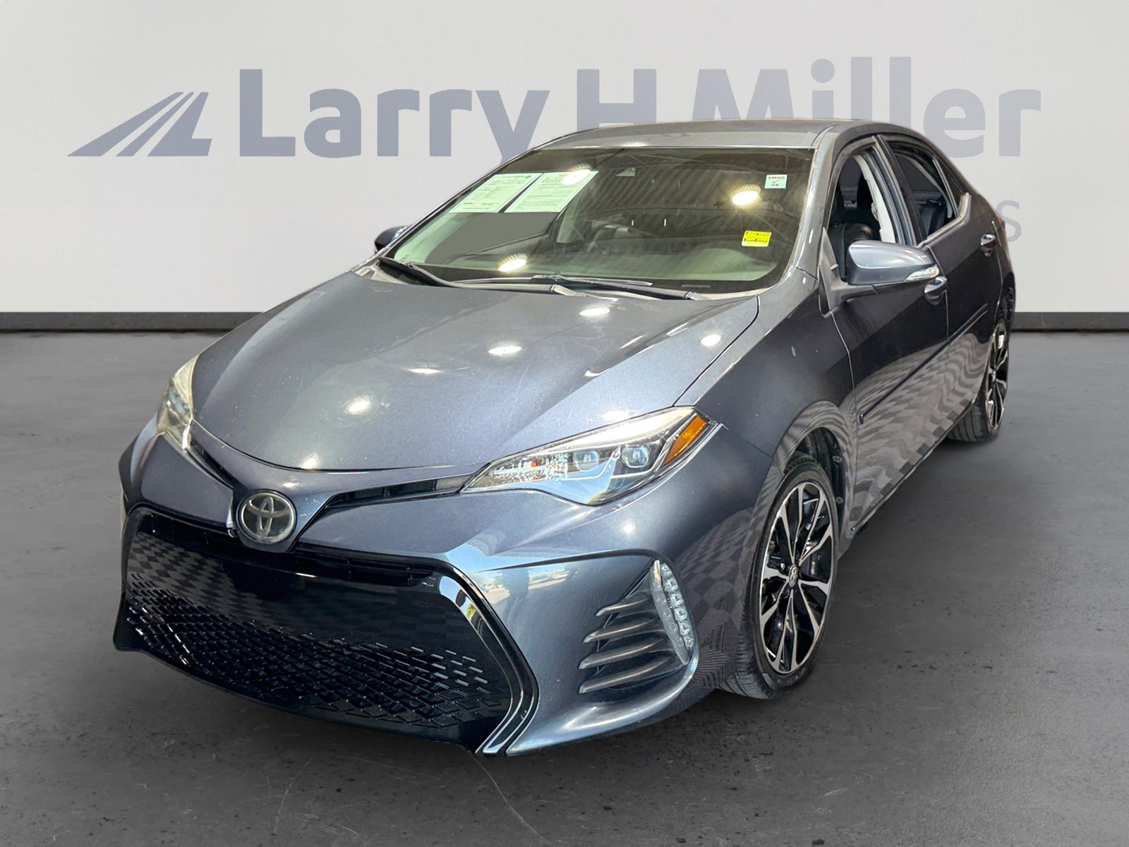 Used 2019 Toyota Corolla SE w/ Carpet Mat Package (TMS) FWD image 1