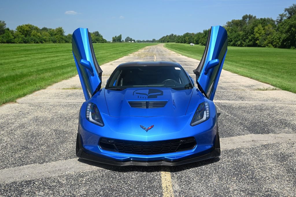 Used 2016 Chevrolet Corvette Z06 w/ 3LZ Preferred Equipment Group RWD image 8