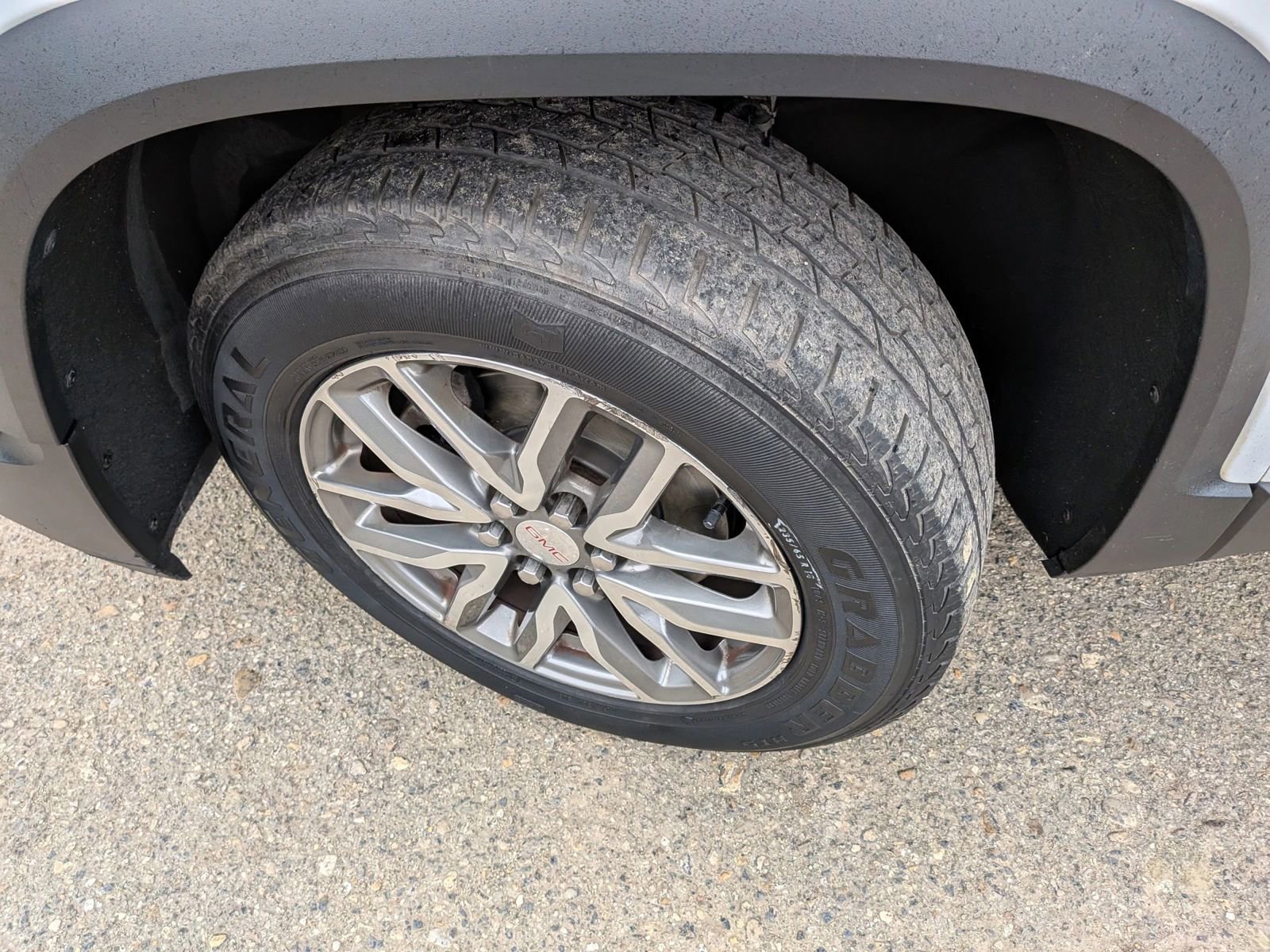 Used 2019 GMC Acadia SLE image 10